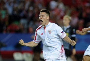 Gameiro hace historia en el Sevilla