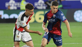 Rayo Vallecano - Huesca: el último visita al anteúltimo en una final por la última gota de esperanza