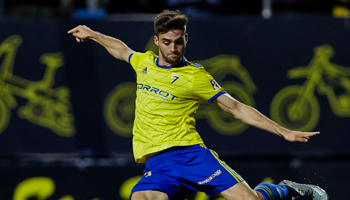 Rayo Majadahonda - Cádiz: la visita irá a buscar los puntos que lo mantengan encendido en la pelea por ascender