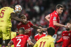 TOPSHOT-FBL-EUR-C1-BENFICA-LIVERPOOL